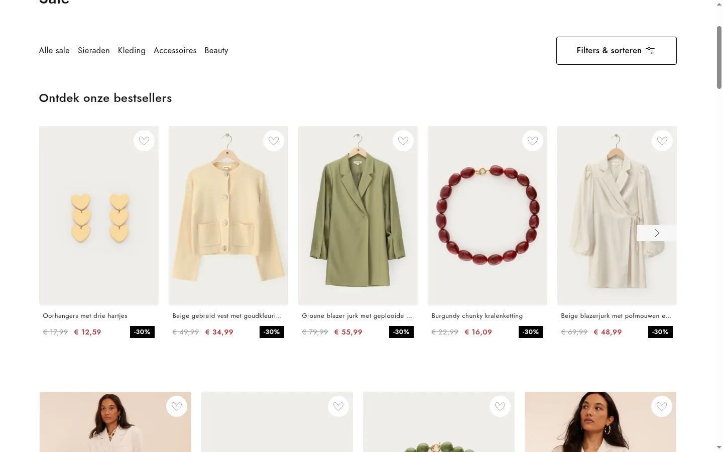 De salepagina van My Jewellery met sieraden en kleding aan -30%